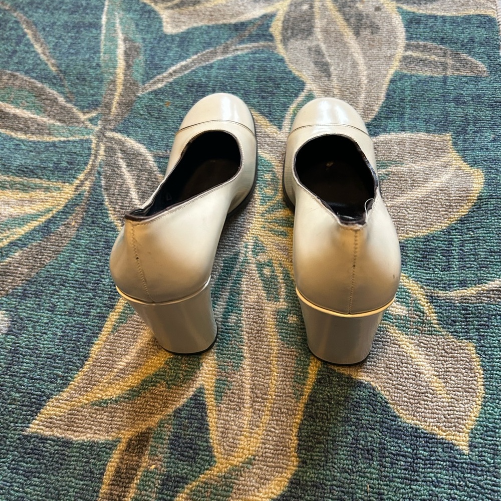 Prada Cream Leather Round Toe Pumps Size 36| US 6 - Picture 5 of 7
